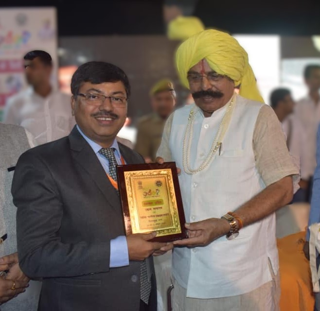 Kulmani Gupta With Mla Udaybhan Ji